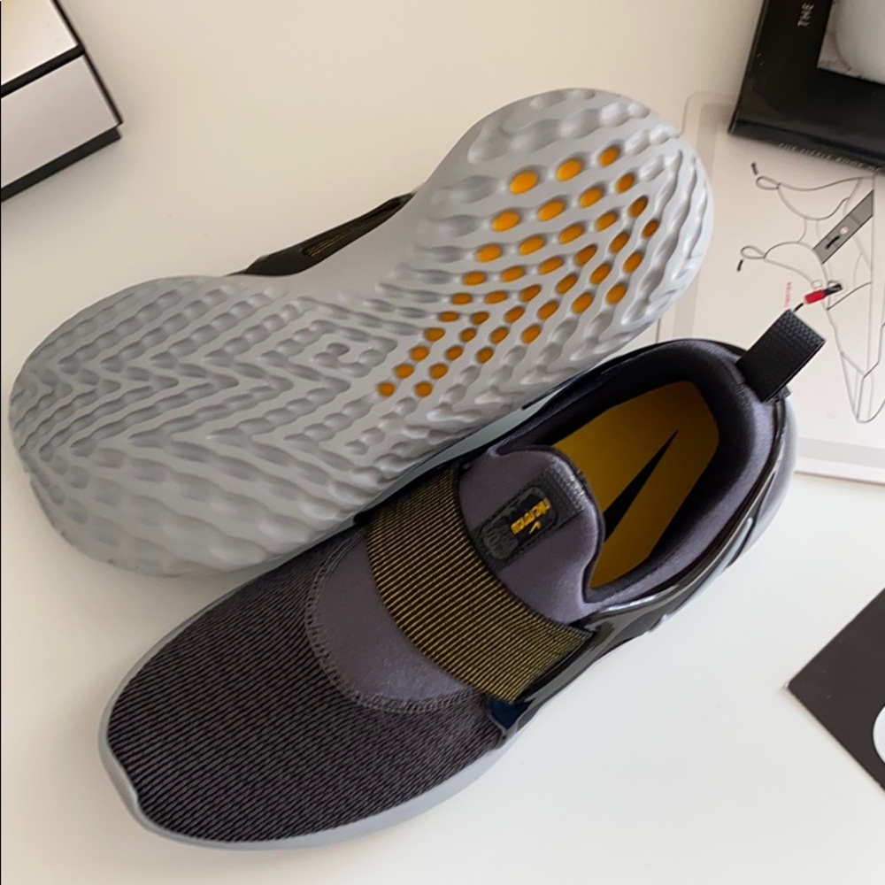 NWT Nike renew freedom grey running shoes - Picture 8 of 8
